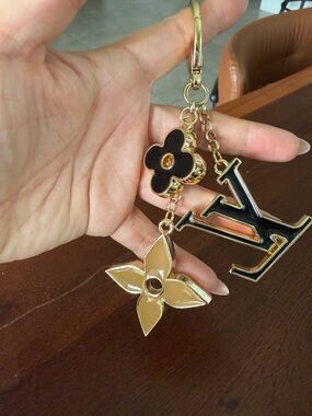 Louis Vuitton Black & Cream Enamel Monogram Charm Keyring